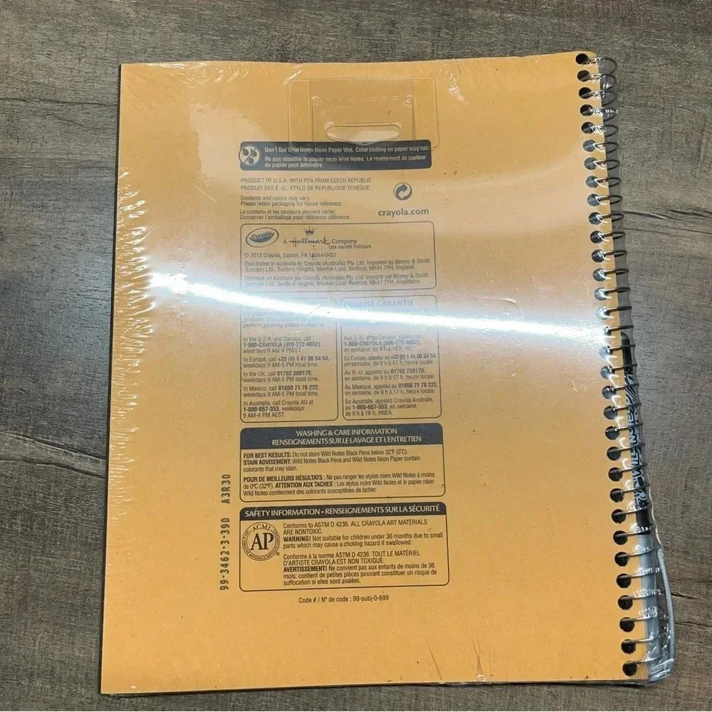 NEW Crayola Wild Notes Black 1 Subject Notebook Silver Metalic Marker Super Rare - Picture 4 of 7